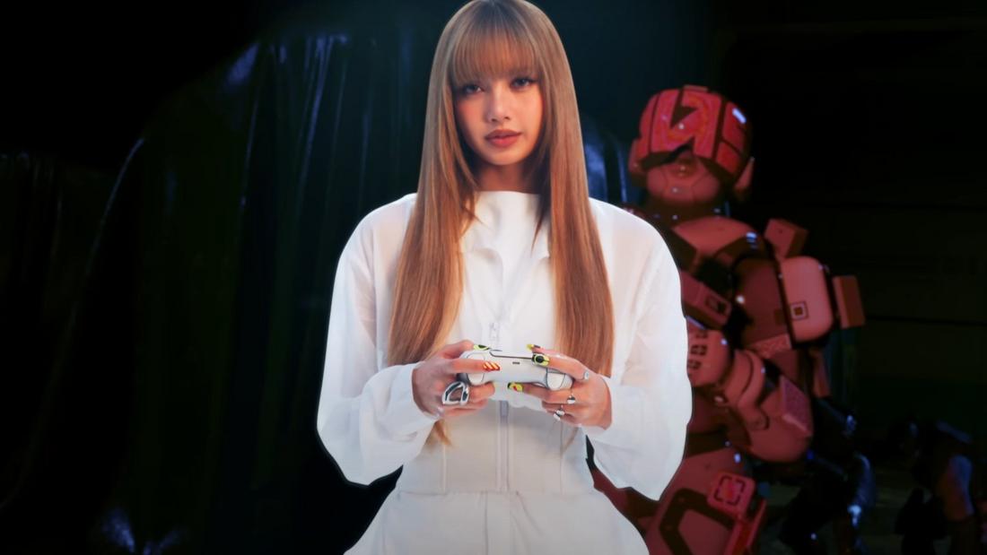 Lisa, do Blackpink, anuncia parceria global com PlayStation em novo trailer divertido